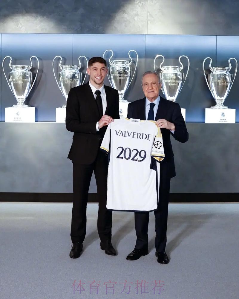 罗马诺:巴尔韦德即将与皇马续约至2028年 罗马诺:巴尔韦德即将与皇马续约至2028年
